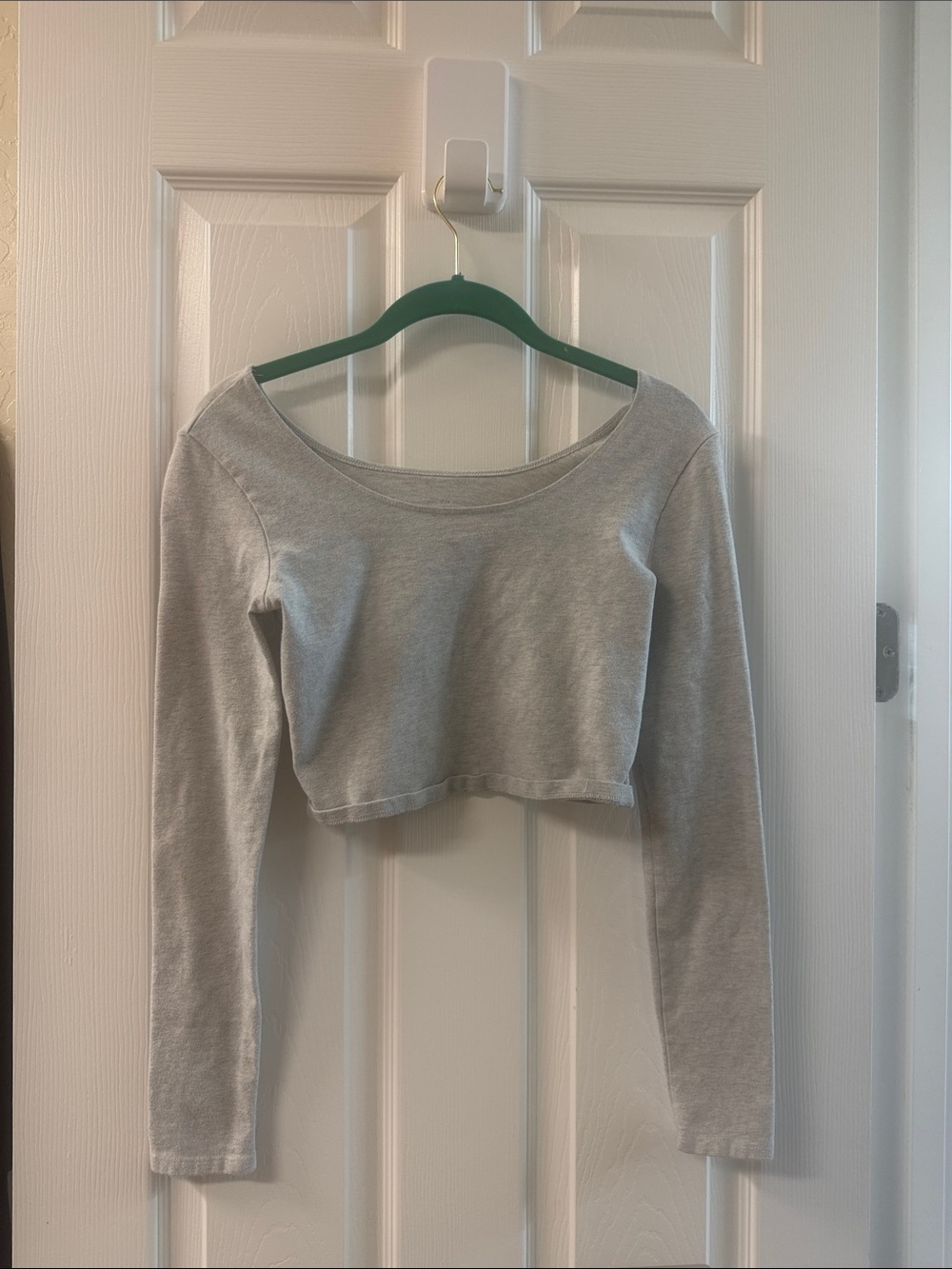 Brandy Melville Light Grey Cropped Long Sleeve Top